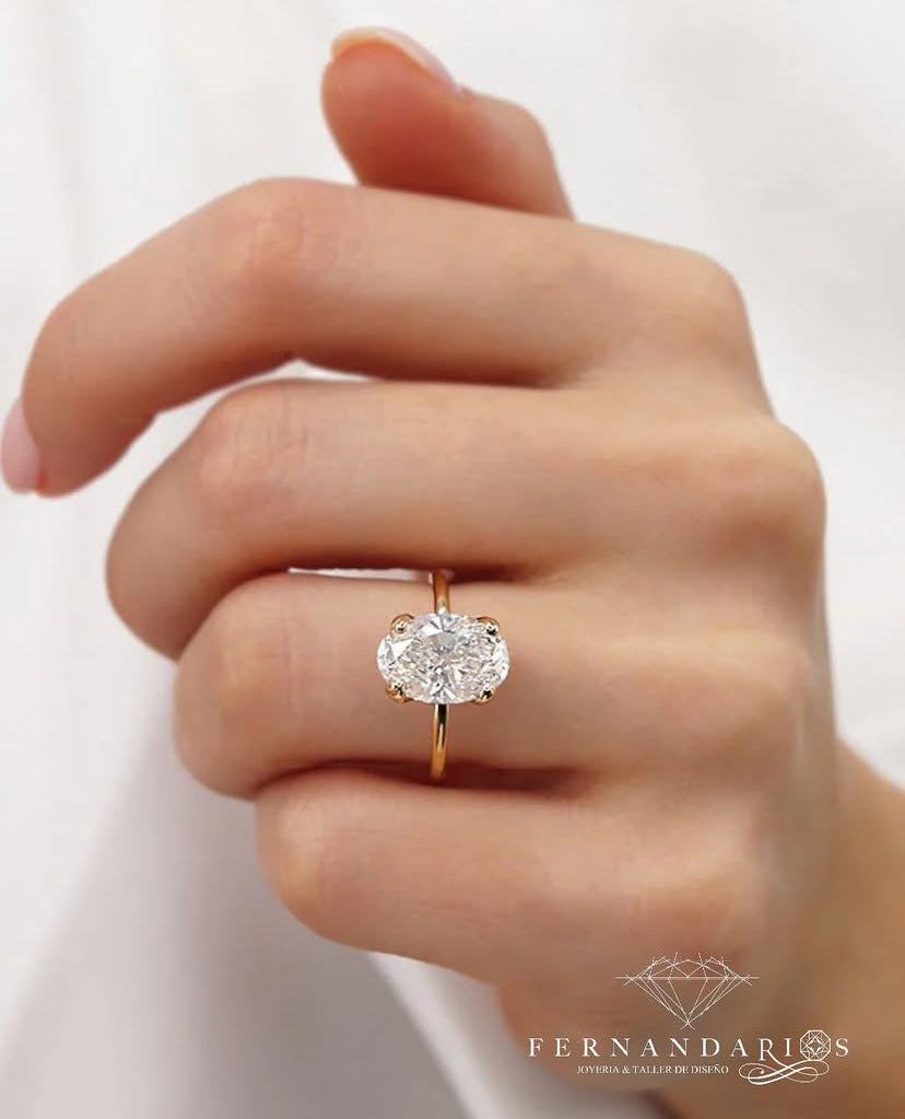 Anillo Solitario oval 14k / 2cts