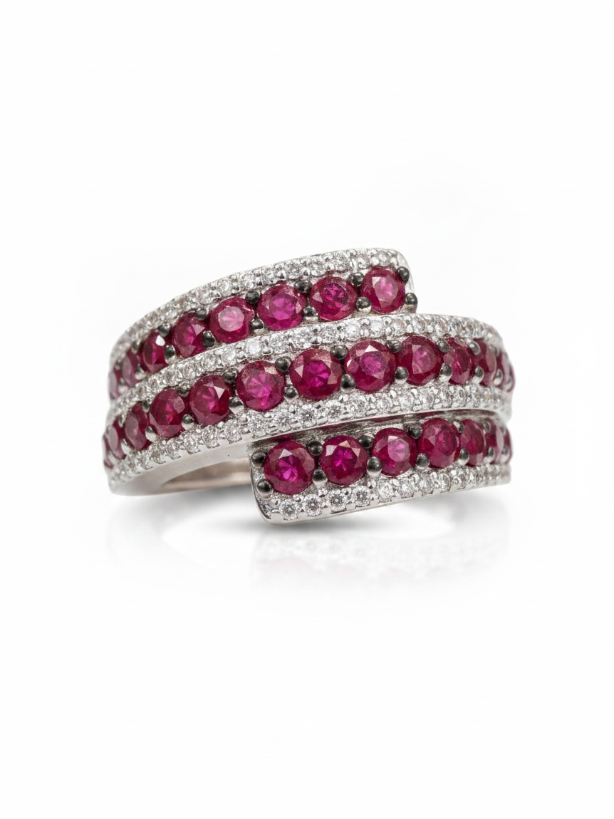 Anillo de rubí y Diamantes