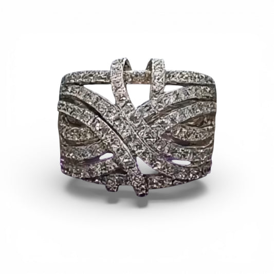 Anillo de nudo cuajado en diamantes en oro blanco 14k